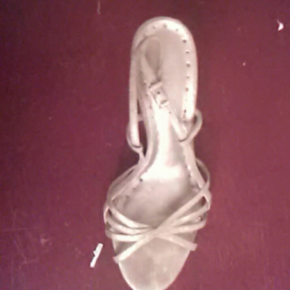 Heels - Picture 2 of 2